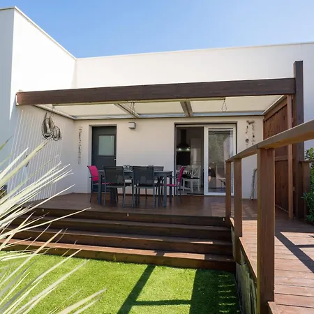 Villa T3 à 400m De La Avec Piscine Vias
