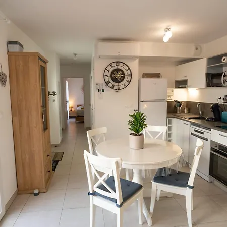 Villa T3 A 400m De La Avec Piscine *