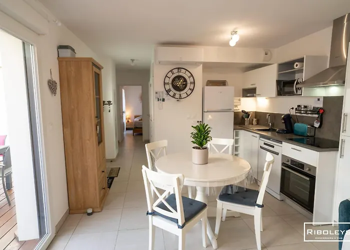 Villa T3 à 400m De La Avec Piscine *